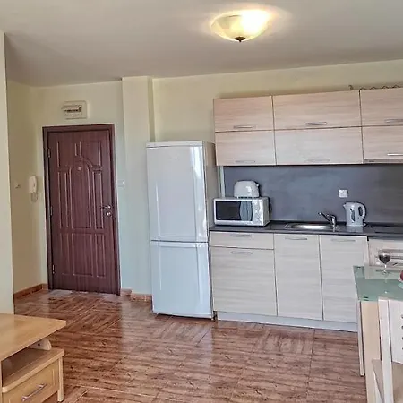 Royal Bay Apartment *
