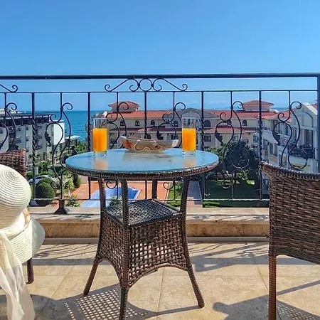 Apartment Royal Bay